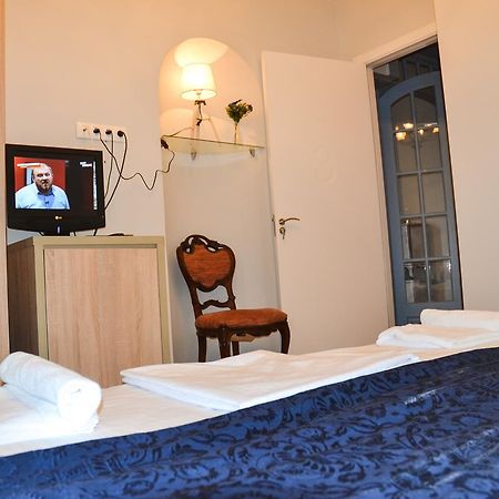 Piccolo Casa Bella Hotel Tbilisi Ngoại thất bức ảnh